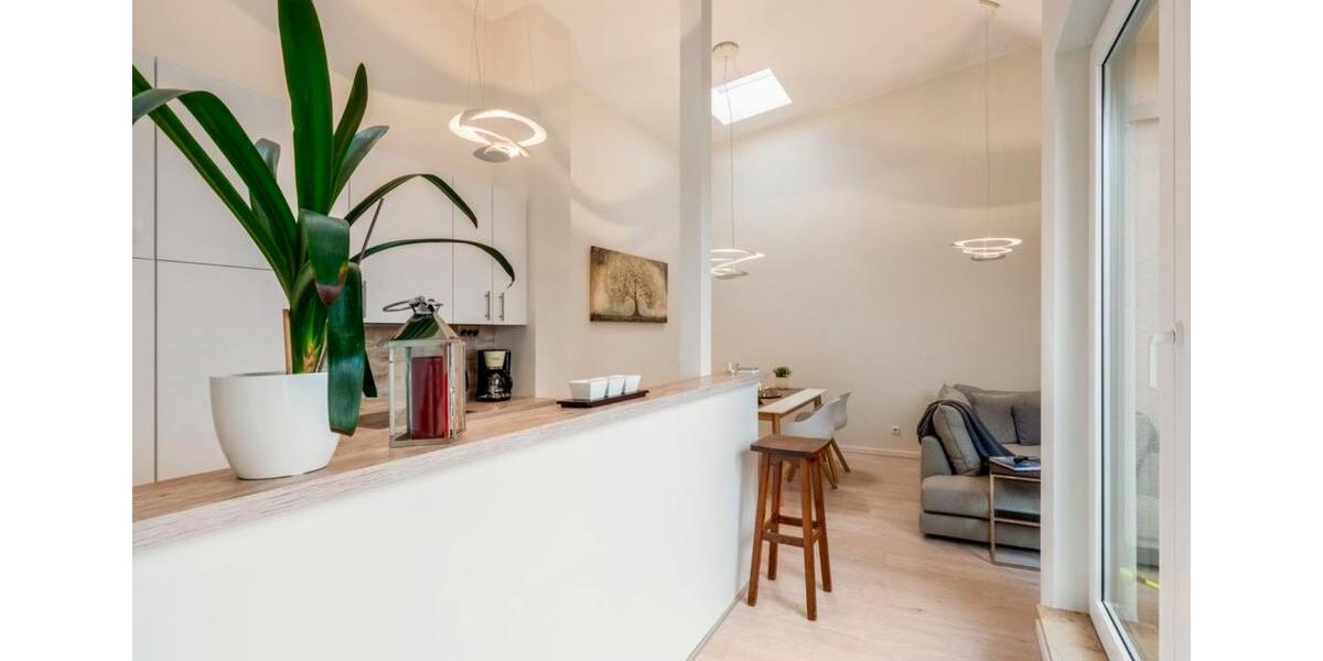 Dachgeschoßwohnung Rostock Hansaviertel - 2 Zimmer, 60 m&sup2;, 1.850&euro; | Angebot:25832047