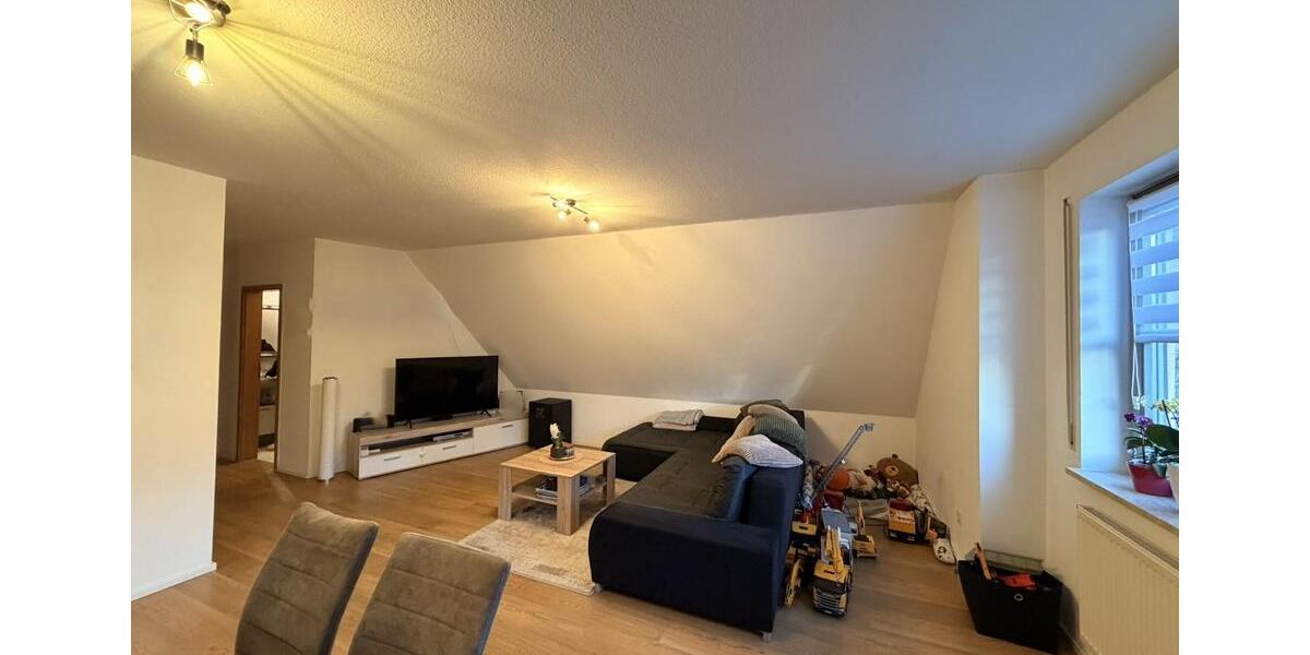 Dachgeschoßwohnung Heilsbronn - 3 Zimmer, 79 m&sup2;, 878&euro; | Angebot:24659526