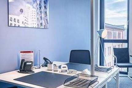 Flexibler, vollausgestatteter Büroraum S - 247 Zugriff, modernes Businesscenter zimmer