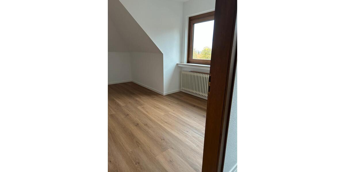 Dachgeschoßwohnung Schieder-Schwalenberg Schwalenberg - 3 Zimmer, 80 m&sup2;, 850&euro; | Angebot:24478593