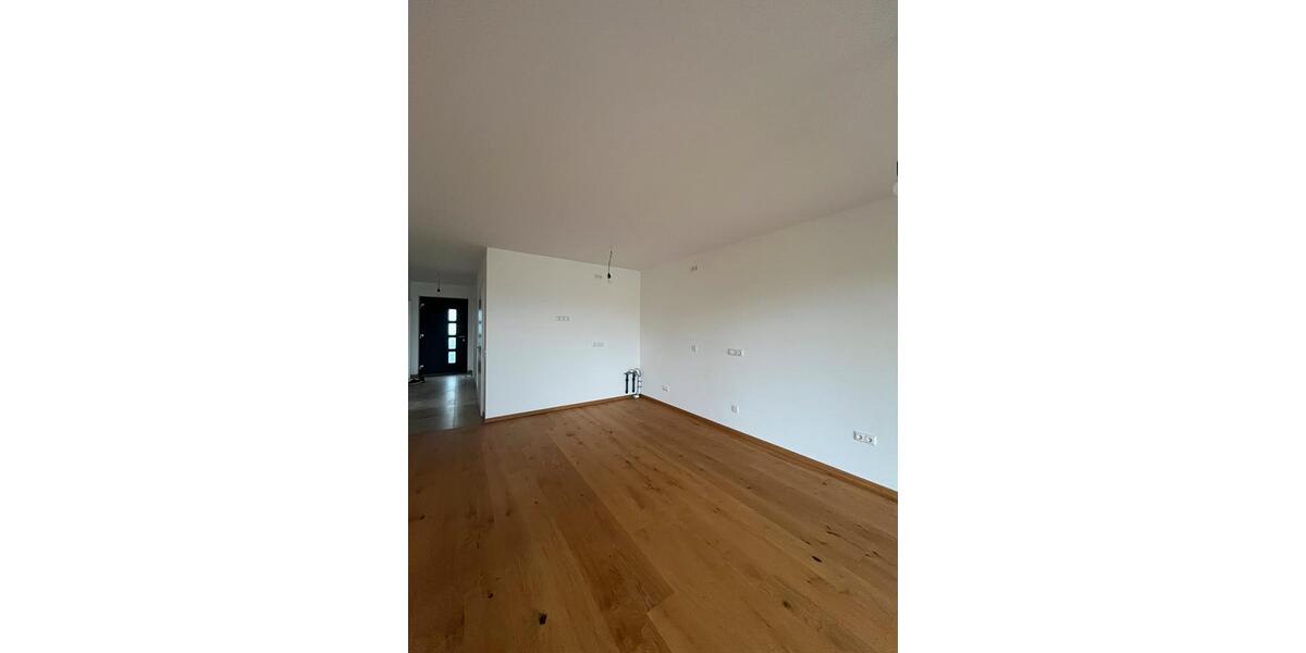 Etagenwohnung Patersdorf - 2 Zimmer, 81 m&sup2;, 990&euro; | Angebot:24396198