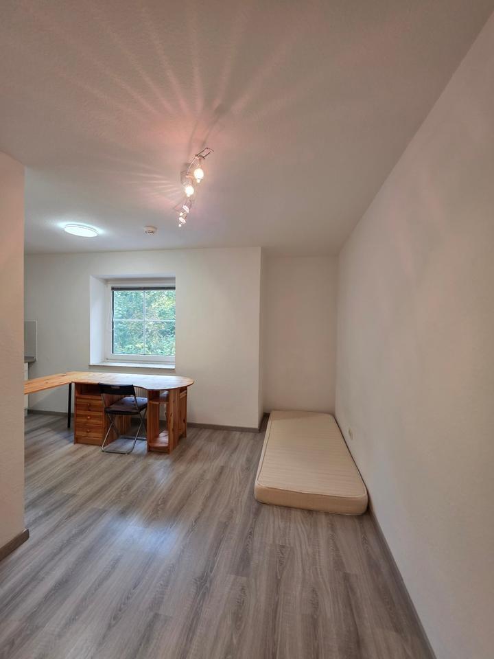 Helle 1 Zimmer Wohnung mit Tageslichtbad zimmer