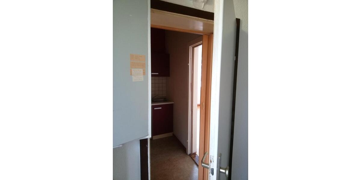 Erdgeschoßwohnung Lüchow (Wendland) - 1 Zimmer, 28 m&sup2;, 180&euro; | Angebot:25946912