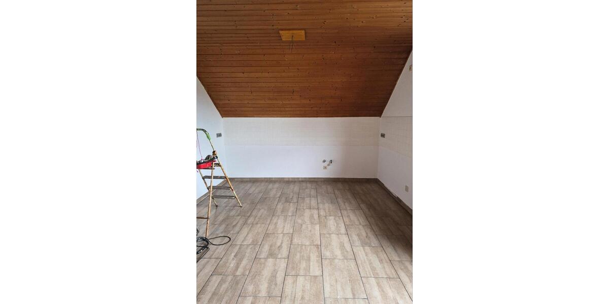 Dachgeschoßwohnung Schmidgaden - 4 Zimmer, 120 m&sup2;, 1.100&euro; | Angebot:26200829