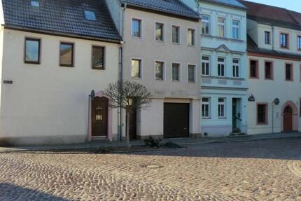 Wohnen auf Zeit Roßwein - 6 Zimmer, 160 m&sup2;, 15&euro; | Angebot:24981244