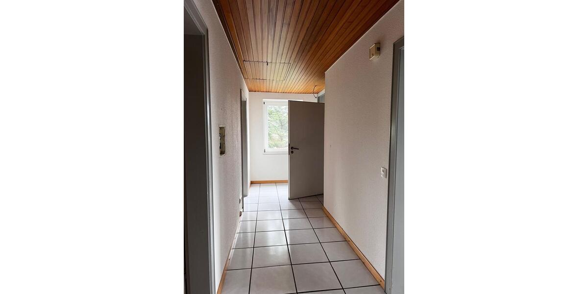 Dachgeschoßwohnung Rinteln - 3 Zimmer, 90 m&sup2;, 750&euro; | Angebot:26368155