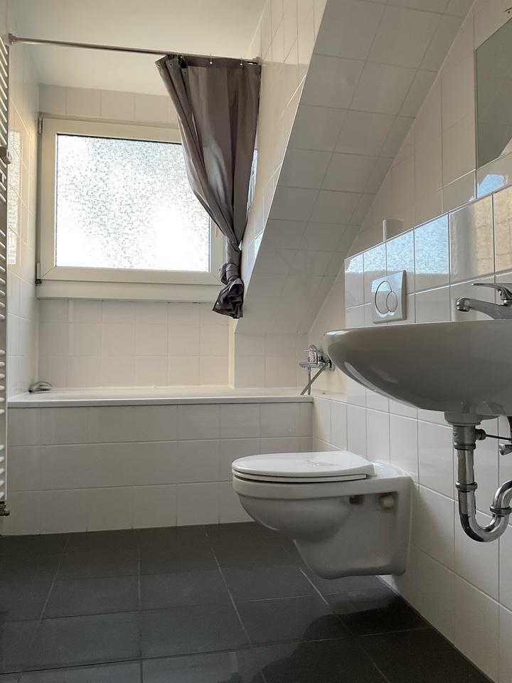 Attraktive Dachgeschosswohnung mit 2 Balkonen zimmer