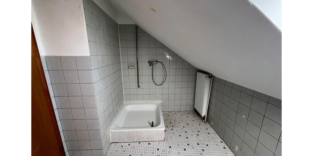 Dachgeschoßwohnung Vlotho - 1.5 Zimmer, 44 m&sup2;, 400&euro; | Angebot:26579736