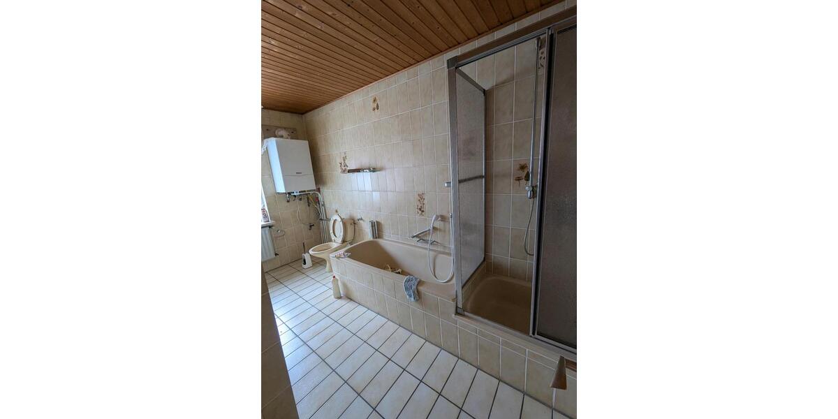 Doppelhaushälfte Nieheim - 3 Zimmer, 110 m&sup2;, 630&euro; | Angebot:25405553