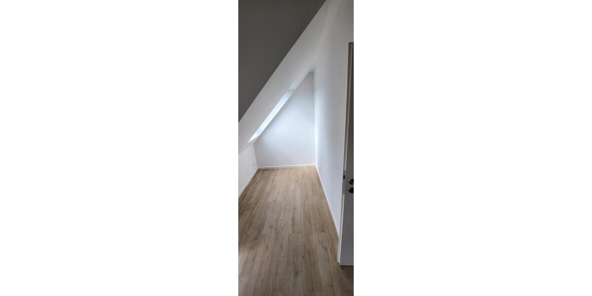 Dachgeschoßwohnung Itzehoe - 2 Zimmer, 80 m&sup2;, 745&euro; | Angebot:24396142