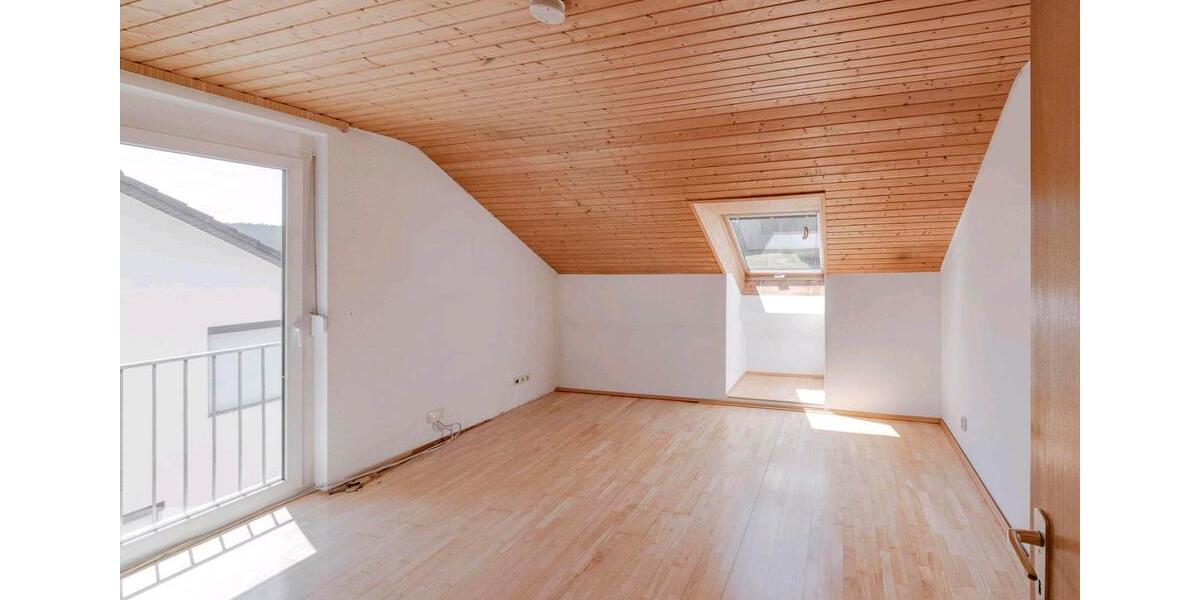 Dachgeschoßwohnung Sankt Georgen im Schwarzwald - 3 Zimmer, 67 m&sup2;, 625&euro; | Angebot:26297532