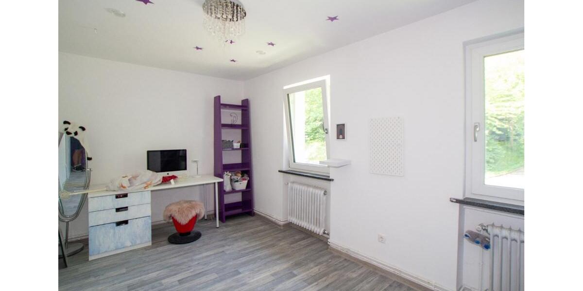 Einfamilienhaus Bad Kissingen - 7 Zimmer, 350 m&sup2;, 2.100&euro; | Angebot:24990718