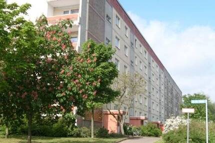 Wohnung Neubrandenburg Reitbahnviertel - 3 Zimmer, 62 m&sup2;, 270&euro; | Angebot:23956414