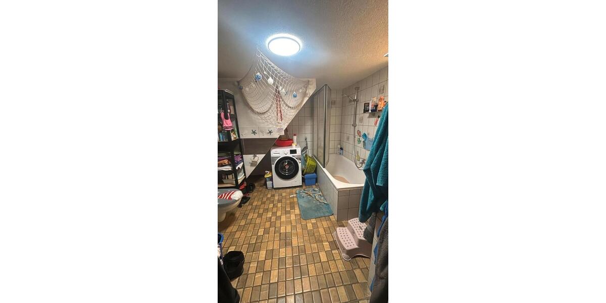 Etagenwohnung Eisfeld - 3 Zimmer, 90 m&sup2;, 560&euro; | Angebot:25869442