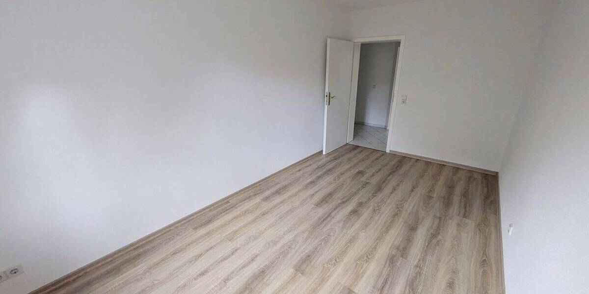 Etagenwohnung Zwickau Pölbitz - 2 Zimmer, 46 m&sup2;, 280&euro; | Angebot:26159702