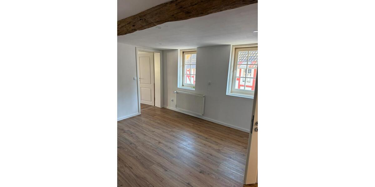 Etagenwohnung Schwalmstadt - 5 Zimmer, 145 m&sup2;, 950&euro; | Angebot:25298613