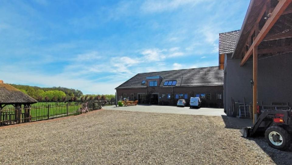 Gewerbeobjekt Niederkrüchten - 2 Zimmer, 80 m&sup2;, 1.260&euro; | Angebot:24319212