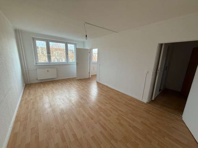 Wohnung zum Mieten in Magdeburg 280 € 33.42 m² 1 zimmer
