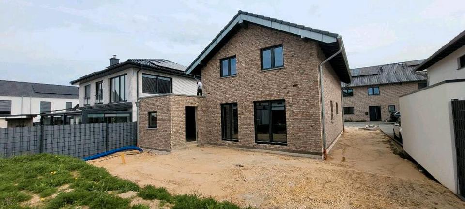 Einfamilienhaus Heinsberg - 4 Zimmer, 125 m&sup2;, 1.500&euro; | Angebot:26254378