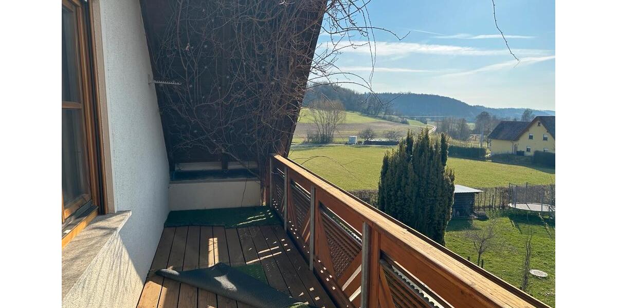 Dachgeschoßwohnung Geiselwind - 3 Zimmer, 80 m&sup2;, 550&euro; | Angebot:25852688