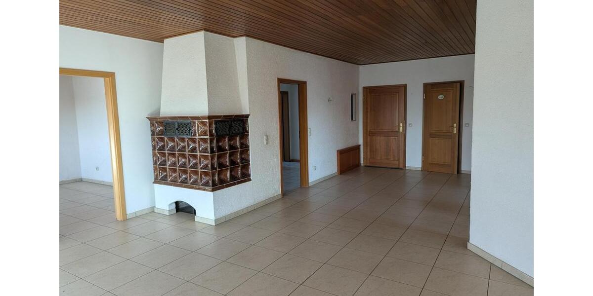 Etagenwohnung Amberg - 4 Zimmer, 140 m&sup2;, 1.140&euro; | Angebot:25435875