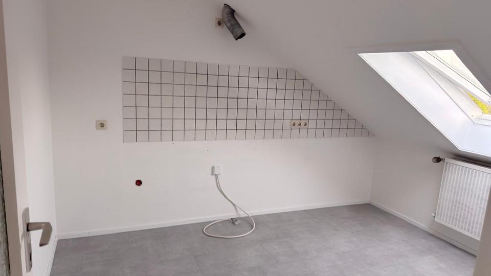 Dachgeschoßwohnung Elsdorf - 2 Zimmer, 48 m&sup2;, 450&euro; | Angebot:24636435