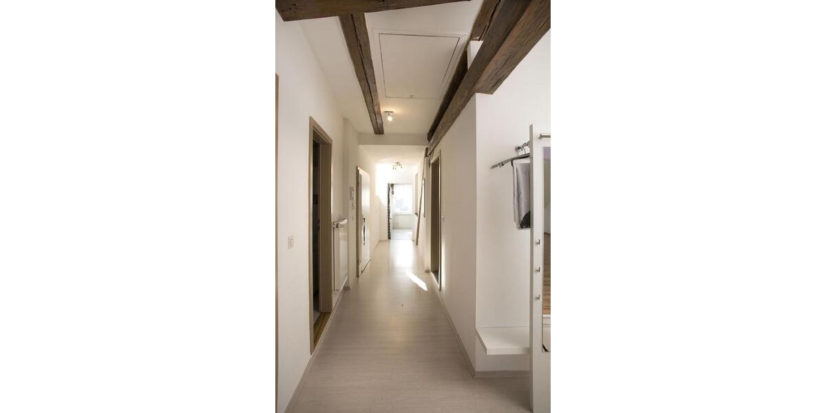 Dachgeschoßwohnung Hof Altstadt - 3 Zimmer, 100 m&sup2;, 650&euro; | Angebot:24570141