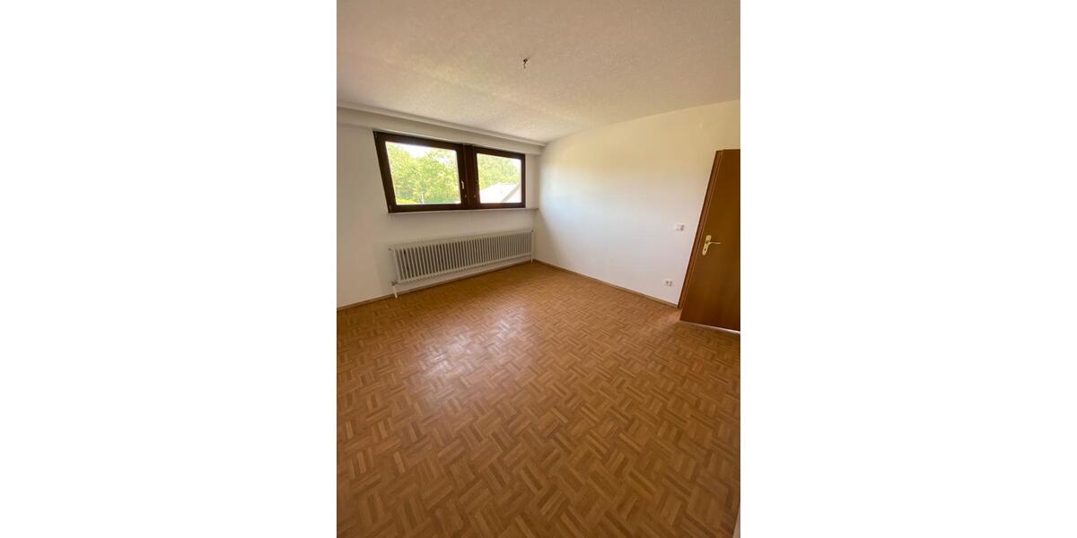 Dachgeschoßwohnung Saarlouis - 3 Zimmer, 81 m&sup2;, 770&euro; | Angebot:26049461