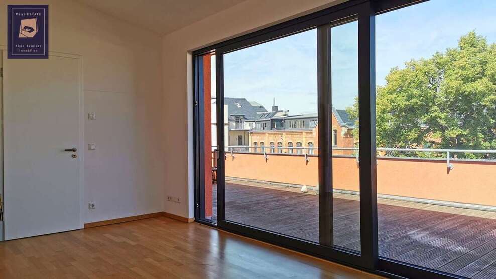 Penthousewohnung mit großer Dachterrasse am Opernplatz 4 zimmer