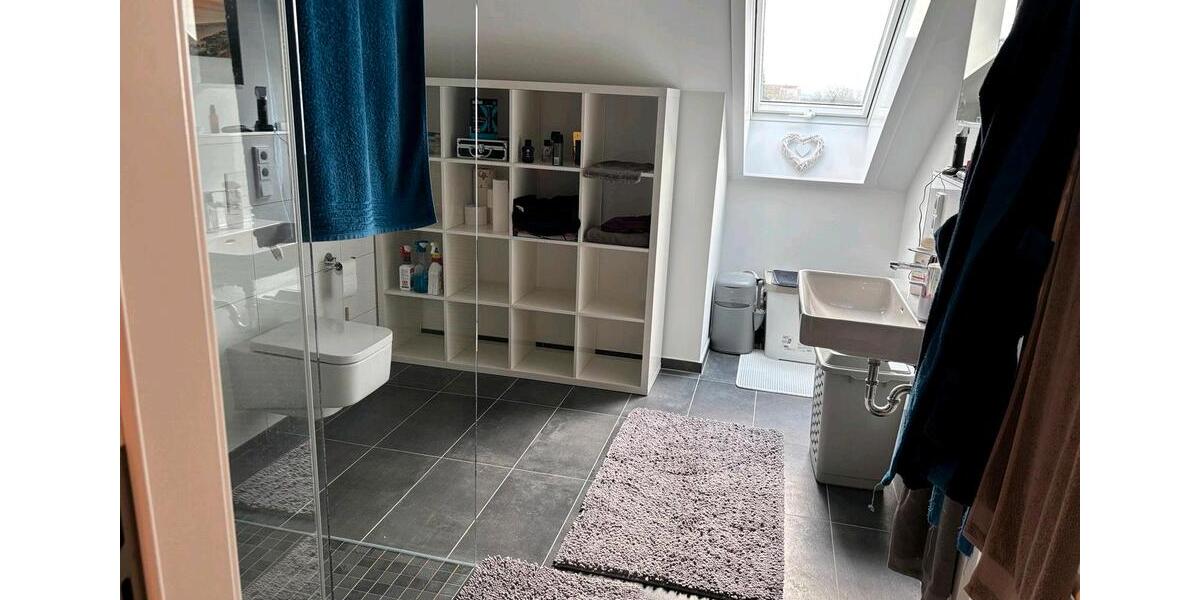 Dachgeschoßwohnung Wunstorf - 3.5 Zimmer, 120 m&sup2;, 1.308&euro; | Angebot:26035351
