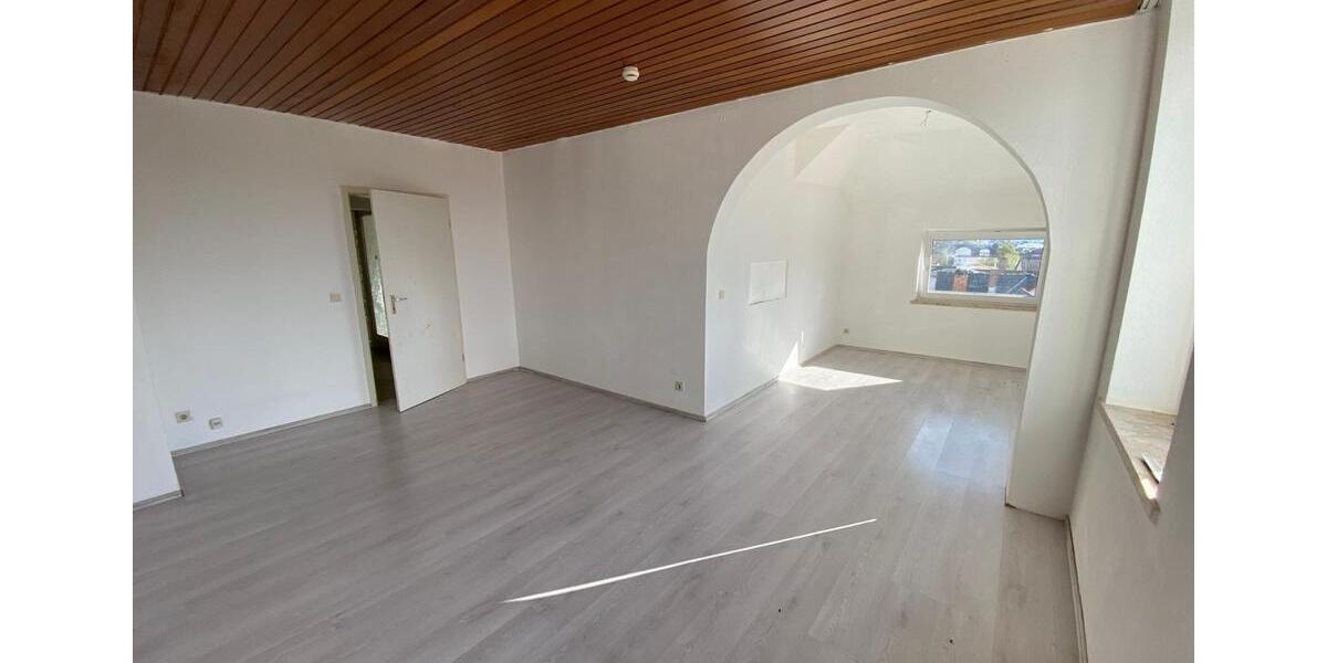 Etagenwohnung Neustadt bei Coburg - 4 Zimmer, 110 m&sup2;, 600&euro; | Angebot:23315067