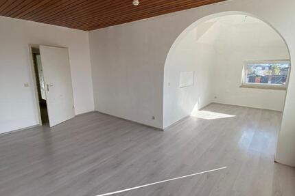 Wohnung Neustadt bei Coburg - 4 Zimmer, 110 m&sup2;, 600&euro; | Angebot:23315067