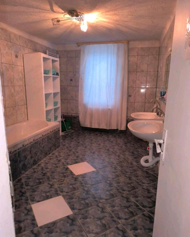 WG-Zimmer ab sofort frei – 375 € warm!