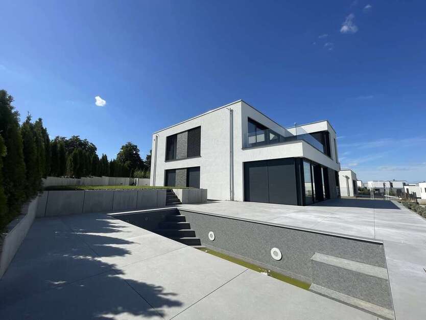Luxus pur- Hochwertige Wohnung mit Pool, Aufzug und Einbauküche direkt am Zwenkauer See!