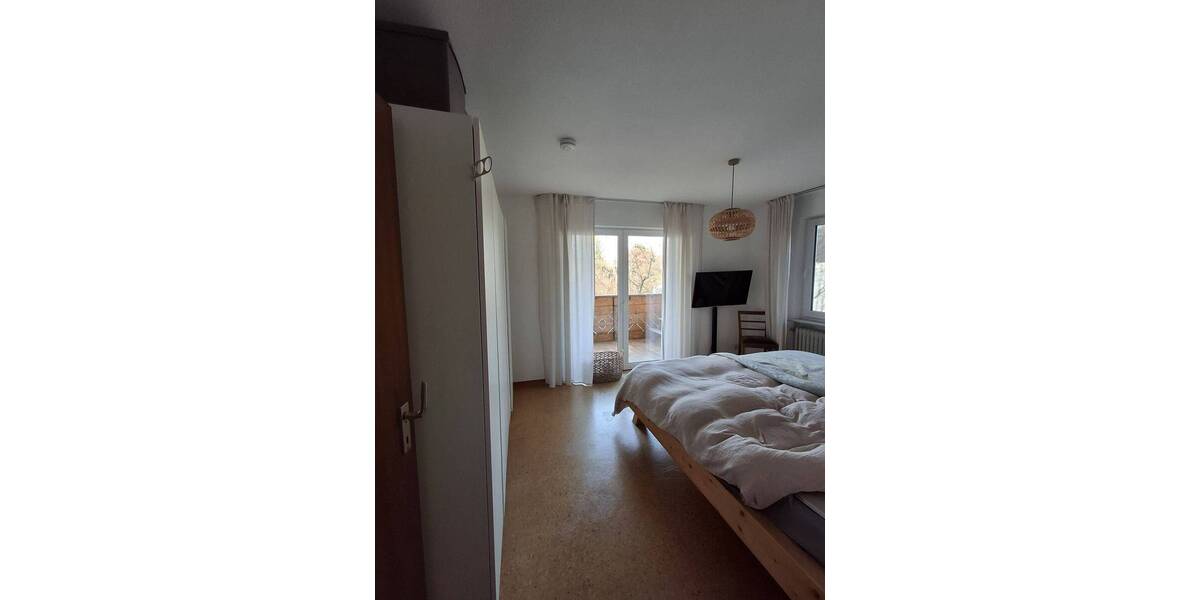 Etagenwohnung Ohmden - 4 Zimmer, 130 m&sup2;, 1.000&euro; | Angebot:26489096