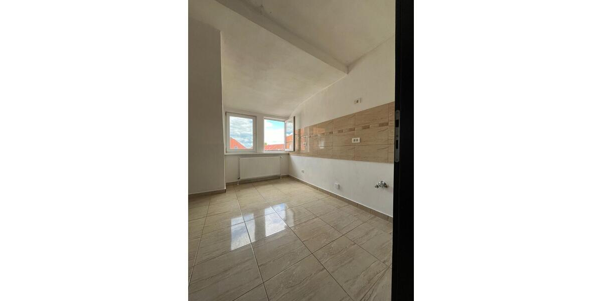 Dachgeschoßwohnung Leuna - 4 Zimmer, 90 m&sup2;, 720&euro; | Angebot:25054921