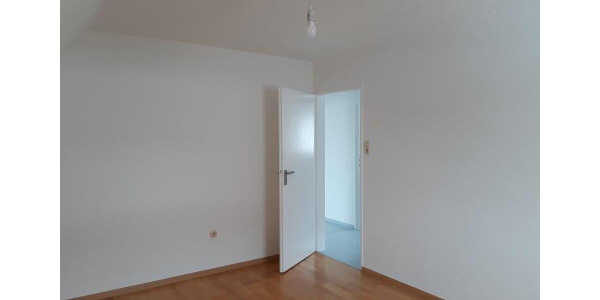 Dachgeschoßwohnung Schöppenstedt - 3 Zimmer, 54 m&sup2;, 360&euro; | Angebot:24785277