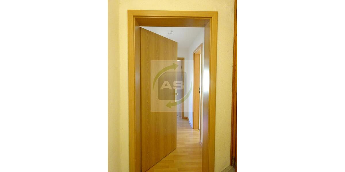 Dachgeschoßwohnung Zwickau - 1 Zimmer, 38 m&sup2;, 200&euro; | Angebot:25267482