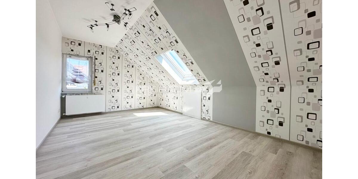 Dachgeschoßwohnung Neunkirchen - 3 Zimmer, 100 m&sup2;, 890&euro; | Angebot:21938623