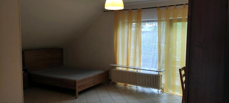 möbliertes Zimmer in Berufstätigen-WG zimmer