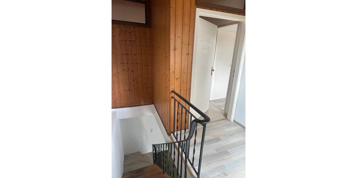 Etagenwohnung Viernheim - 4 Zimmer, 120 m&sup2;, 1.350&euro; | Angebot:26041316