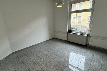 Friedberg: Attraktive Wohngemeinschaftsfläche im Hochparterre in zentraler Lage