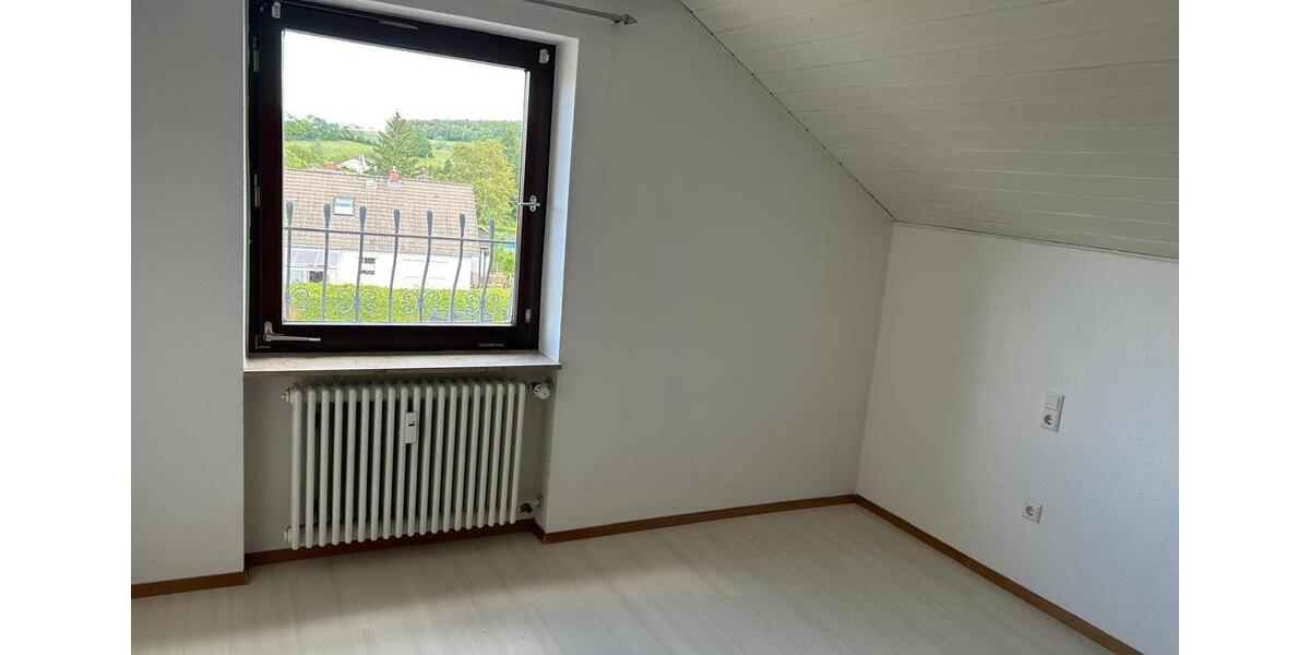 Dachgeschoßwohnung Singen (Hohentwiel) - 2 Zimmer, 53 m&sup2;, 850&euro; | Angebot:26611944