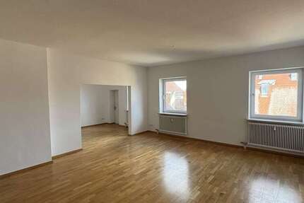 Wohnung zum Mieten in Augsburg 1.107 € 82 m²