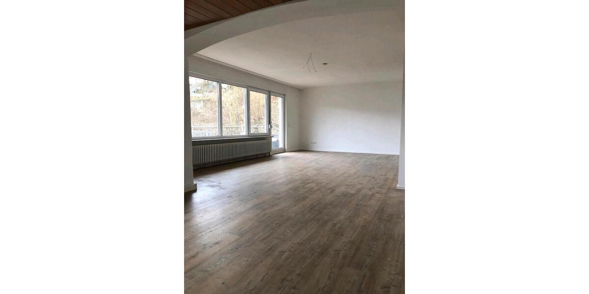 Etagenwohnung Blaustein - 4.5 Zimmer, 130 m&sup2;, 1.700&euro; | Angebot:25049712