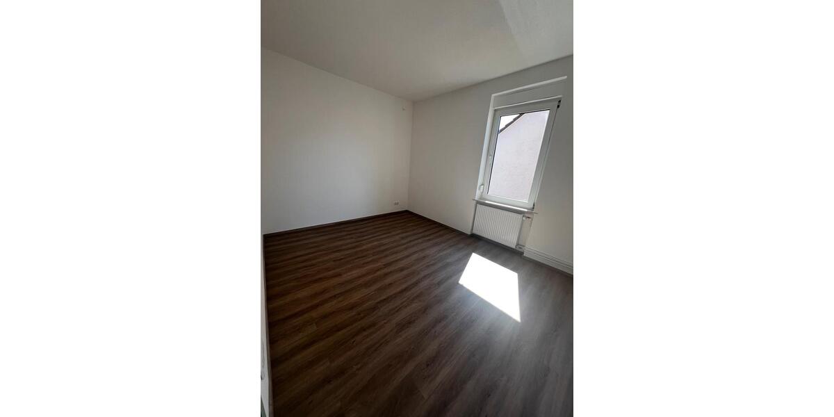 Einfamilienhaus Münster (Hessen) - 9 Zimmer, 180 m&sup2;, 2.450&euro; | Angebot:21530701
