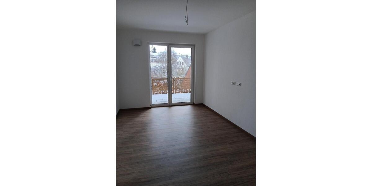 Etagenwohnung Vohenstrauß - 3 Zimmer, 93 m&sup2;, 950&euro; | Angebot:25941808