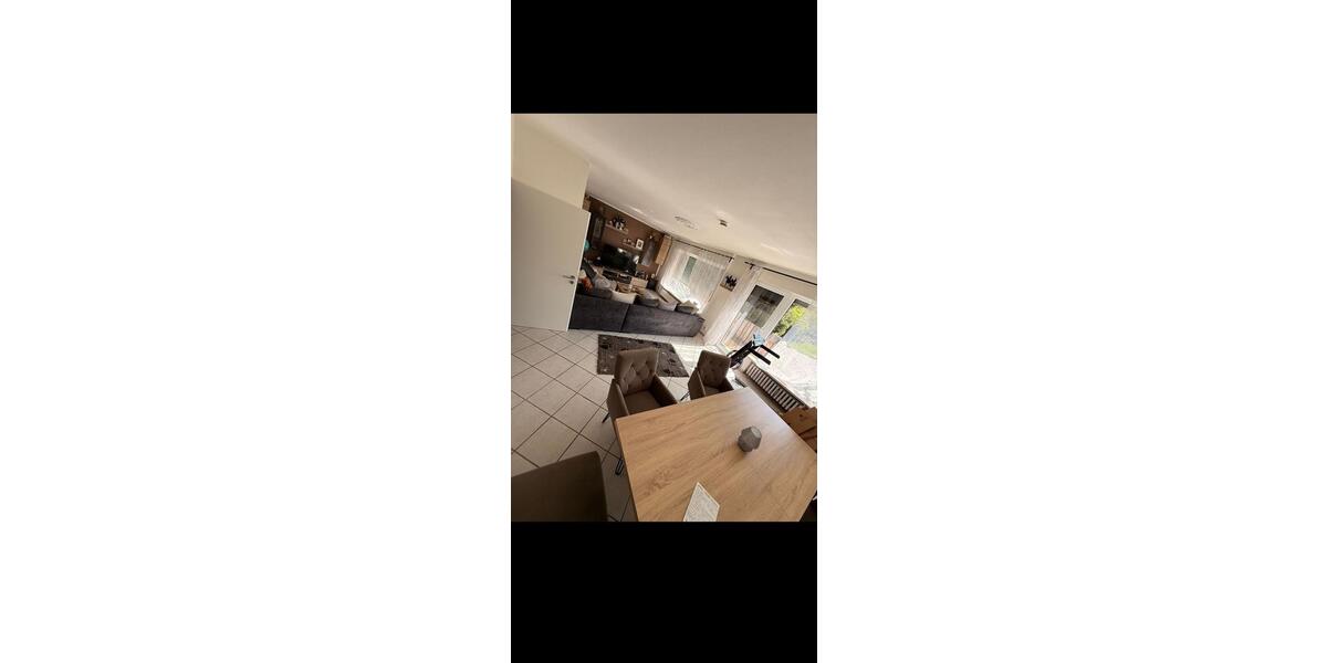 Etagenwohnung Wachtberg - 3 Zimmer, 96 m&sup2;, 1.000&euro; | Angebot:26664045