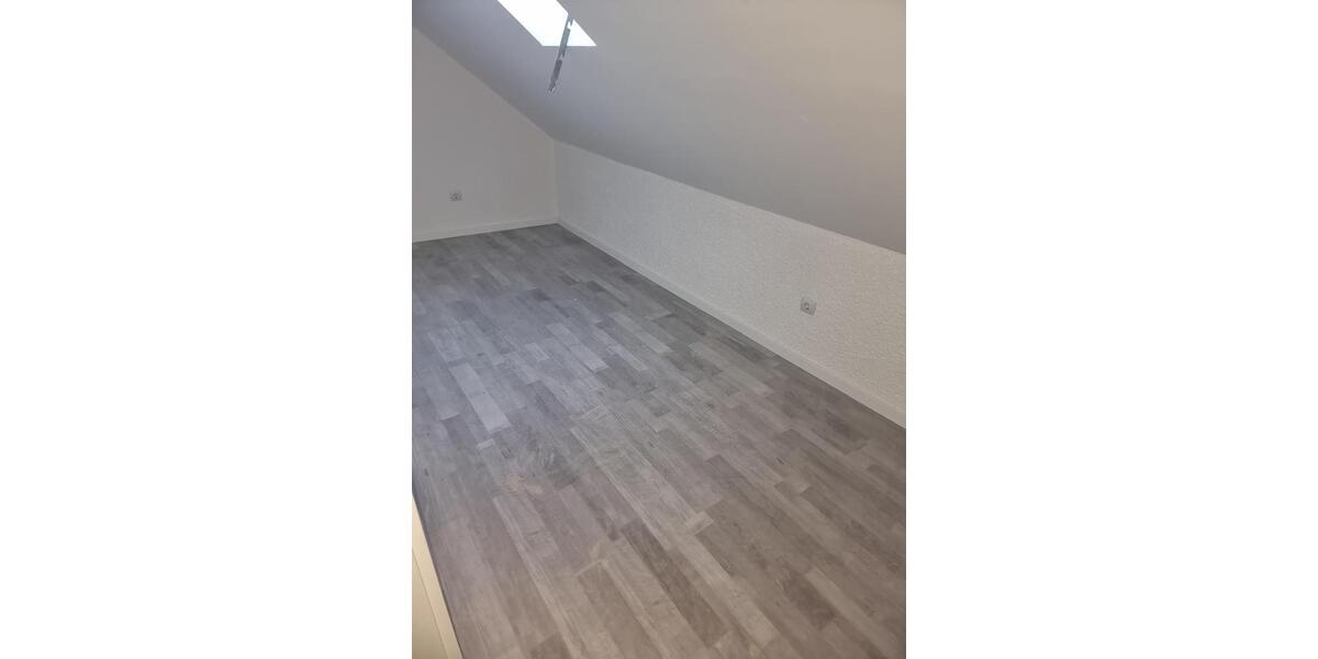 Dachgeschoßwohnung Werdohl - 2 Zimmer, 50 m&sup2;, 350&euro; | Angebot:25049478