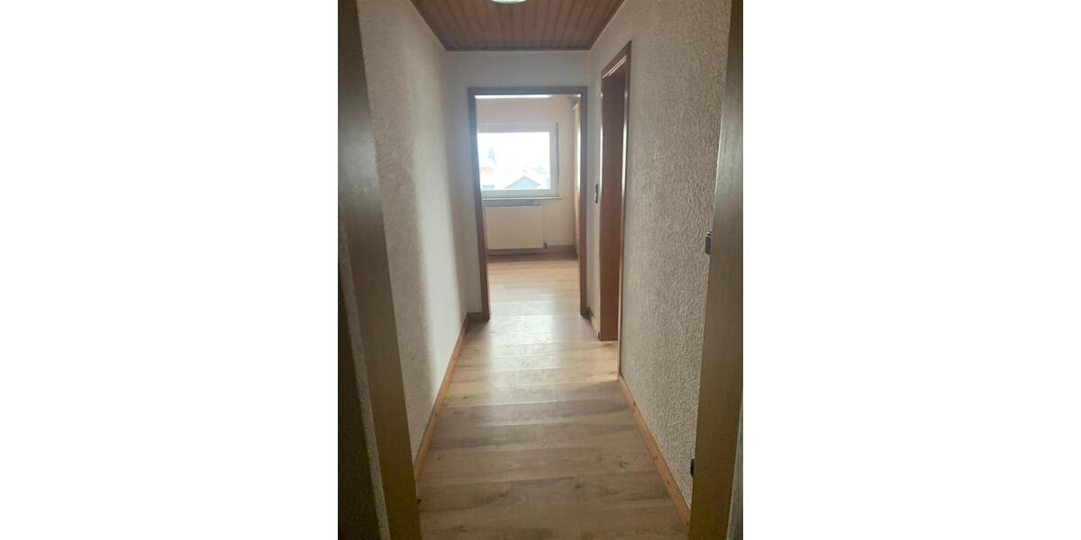 Einfamilienhaus Marburg - 6 Zimmer, 135 m&sup2;, 1.250&euro; | Angebot:24840440